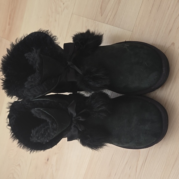 UGG Gita Bow Mini Boots, Black, Size 9 - Picture 7 of 9